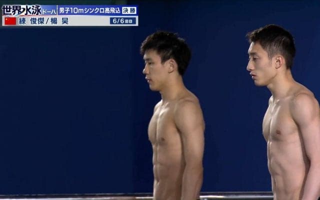 金メダルも納得の肉体美 男子10mシンクロ高飛込、中国ペアは腹筋の“シックスパック”まで一致 演技もパーフェクト