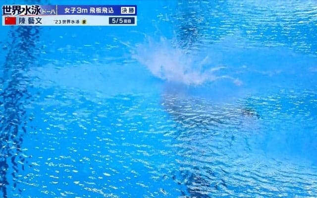 ここが人の落ちた跡…？小さすぎる水しぶきが証明する“飛込大国”中国の超人的演技