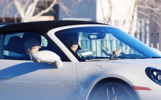 大谷翔平、ポルシェのスポーツカーで球団施設入り　華麗に自ら運転…報道陣騒然