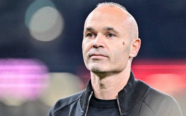 「お茶目〜」「まさかのトリックプレー」イニエスタが槙野氏に仕掛けた目隠し“だ〜れだ”が可愛い！「イニエスタ、そんなこともするんですね」の声