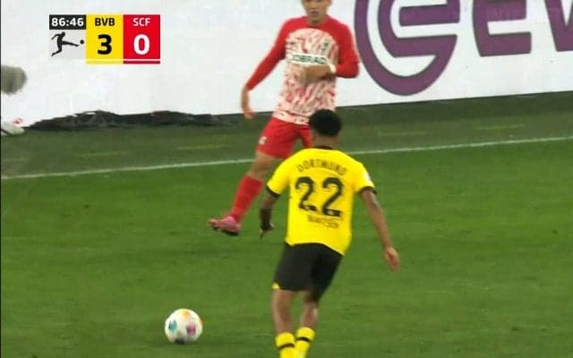 「やべえ」「オシャレ」超美麗＆変態的アシストが炸裂した瞬間！堂安律の目の前でドルトムント新加入DFが意外ダイレクトクロス「チェルシーから買い取りたい」