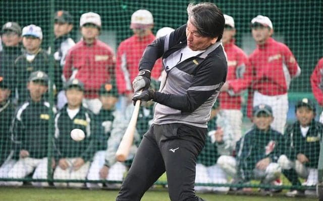 金属バット拒否に滲む「プライド」　柵越え0でも…松井秀喜氏が打撃披露するワケ