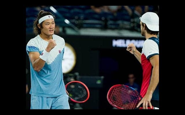 複ツアーV 中国人男子初の快挙達成