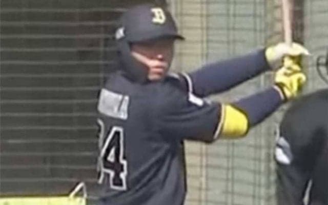 18歳ドラ1逸材は「下半身デカくて良き」　初実戦の快打にファン衝撃「ロマンの塊」