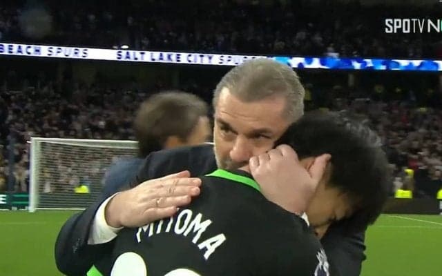 「グッとくる」三笘薫、敗戦後に交わした敵将ポステコグルー監督との熱い抱擁がSNSで話題に「しびれた」「いい関係なんだろうな」