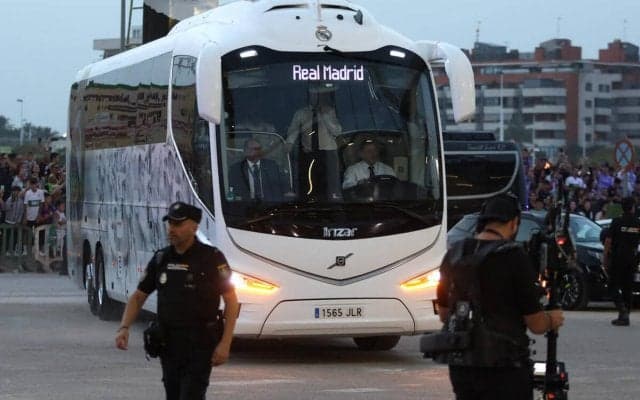 不吉？ レアルがCLに向けて災難続き…空港がストライキで予定変更→不要なバス移動でまさかの交通事故