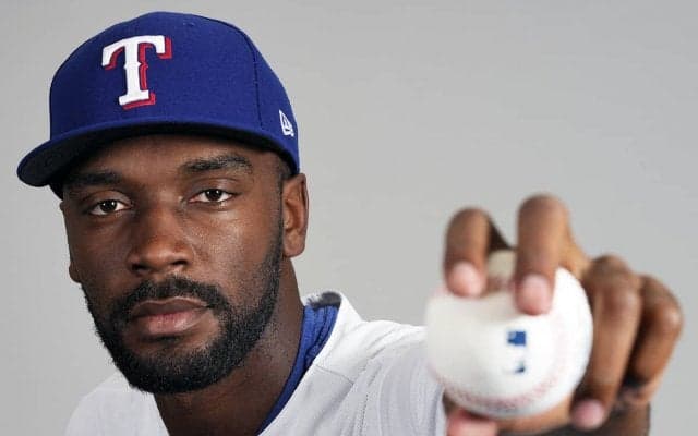 2024年プロ野球「新助っ人」投手たちの実力は？　161キロを投げる剛腕に、出戻り右腕も