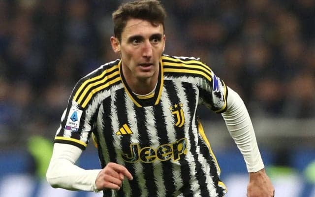 痛恨連敗の2位ユベントス、カンビアーゾはブーイングに理解も「CLに出場するために働いている」