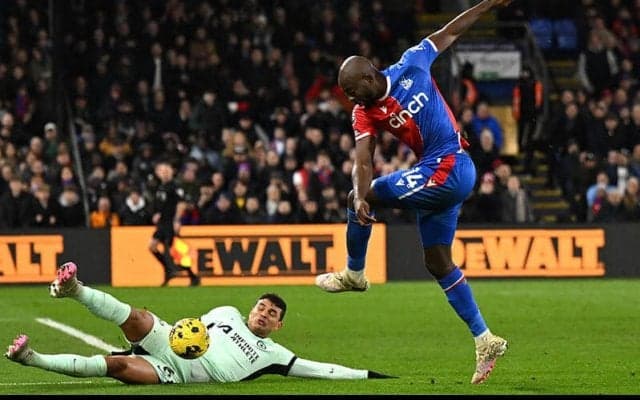 負傷交代のチアゴ・シウバ…チェルシー指揮官は「鼠径部に違和感」と説明、一方グストについては「疲労があっただけ」