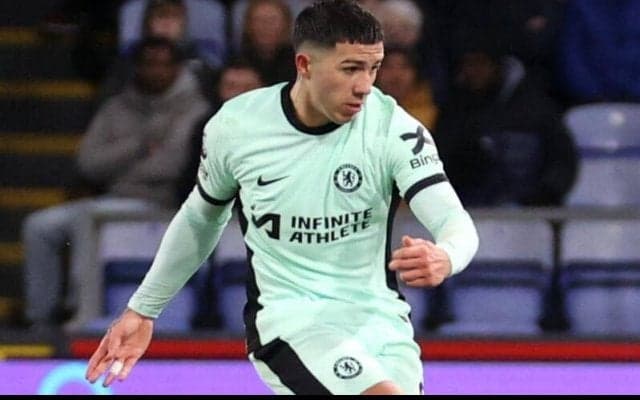 「落ち着きがすごい」「冷静さが怖い」相手を完全に翻弄したエンソ・フェルナンデスのゴールに称賛の声！「本当にうまい」