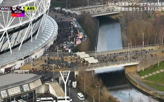 「もう帰っとる」まさかの前半４失点にファンがスタジアムを後に…元日本代表FWは「怒りよりも悲しみ。Ｊリーグとは表現方法が違う」と現地サポの心境を説明