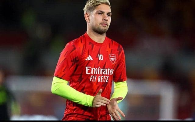 存在感を示せないスミス・ロウ…アーセナルは夏の売却も視野に？