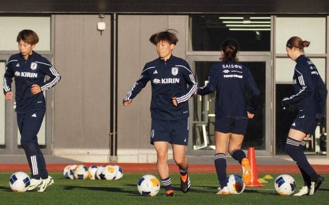 なでしこパリ五輪最終予選、ホーム&アウェイでボールが変わる？始動日にはmolten製使用「結構浮き上がる感じ」