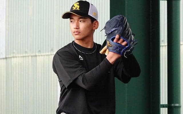 鷹の18歳ドラ1は「モノが違う」　初ブルペンで怪物の片鱗…指揮官絶賛「どこイジるん？」