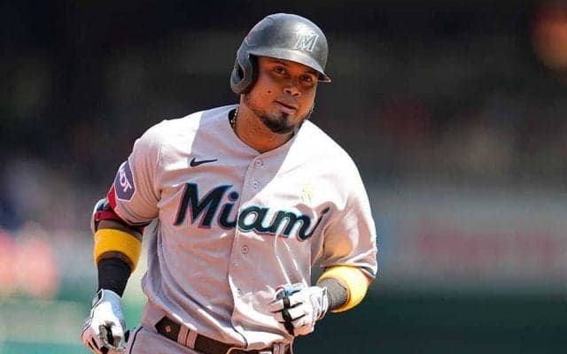 断トツ首位打者なのに…2億円を争い球団に敗北　公聴会まで縺れた“銭闘の結末”