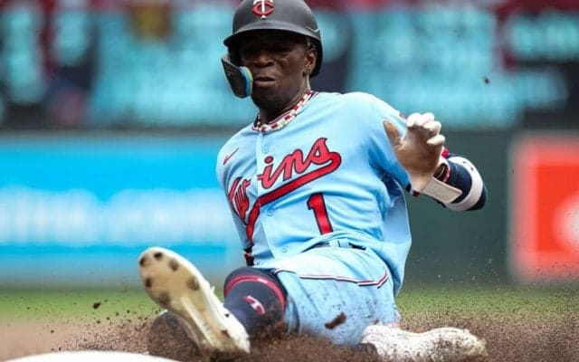 “銭闘”で敗北→わずか1日で放出　5000万円を争った結末…トレードの駒にされた28歳