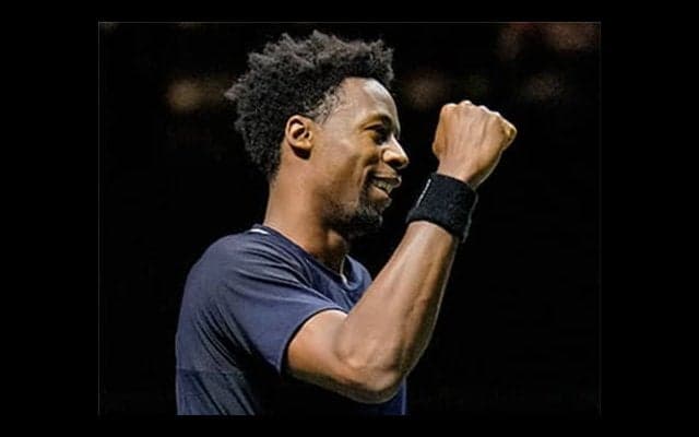 敵に塩ならぬバナナ、モンフィス勝利