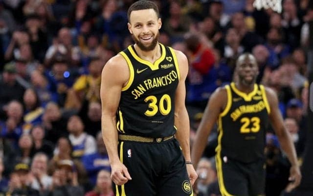 ステフィン・カリーが新たなNBA記録を樹立…4戦連続で3ポイント7本以上を成功