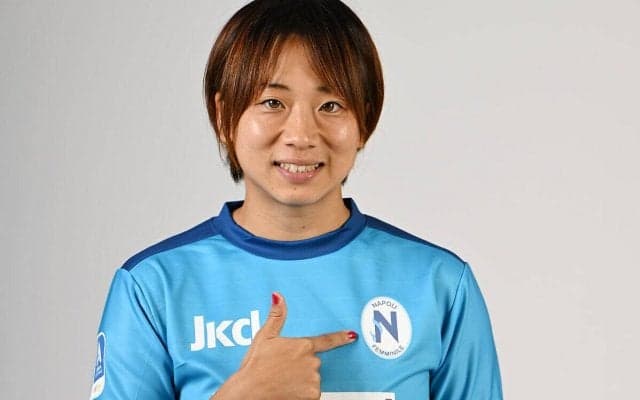 ナポリの小林海青が得意の左足クロスで先制点アシスト！待望のリーグ戦初勝利を導く