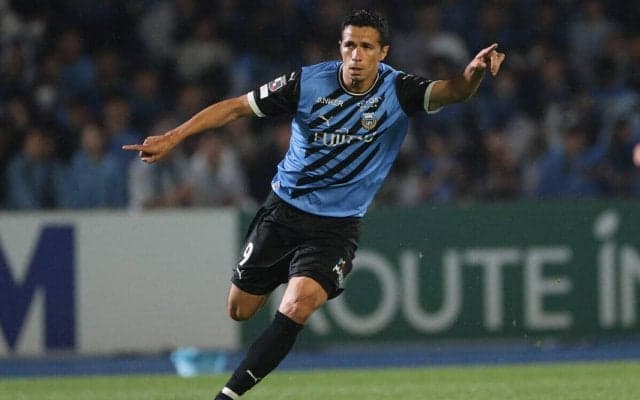 「めっちゃいい笑顔」川崎F退団のダミアンが新天地でトレーニング開始！期待値は高まるばかり「緑のシャツが似合う」「得点王は決まったな」