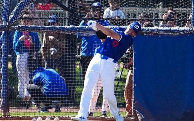 大谷翔平の衝撃150ｍ弾「リーグは彼の餌食」　周囲くぎ付け…青空へど派手な一撃