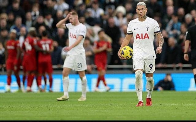 スパーズがウルブスに痛恨のシーズンダブル…J・ゴメスの2発に沈み5位転落【プレミアリーグ】