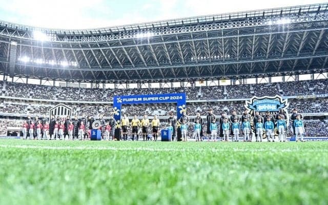 「脚長すぎなー」「笑顔最高」身長170cmの10頭身“童顔”レースクイーンの国立競技場ユニフォーム姿が話題！「これはまた記事になっちゃう可愛さ」との声