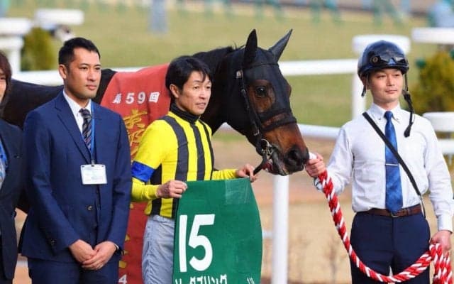 【京都牝馬S】武豊「理想的なレース」ソーダズリングが重賞初制覇
