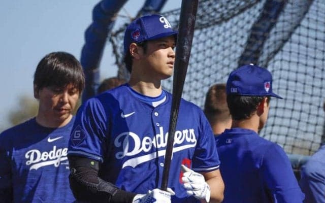 「ドジャースは新たな段階に突入した」キャンプの話題をさらう大谷翔平　野球人気への貢献度を米強調「恩恵を受け続けている」