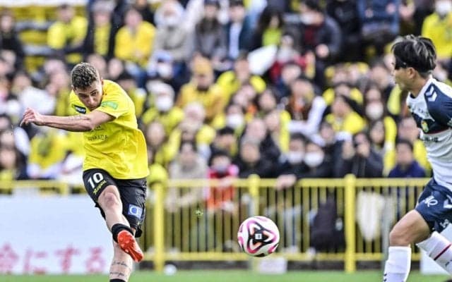 「本当に素晴らしい取り組み」J1柏が千葉戦の試合会場で導入した「サポーターのための新設備」が「神運営」と絶賛される！「えっ！めっちゃ助かる」の声が出た貴重なアイデア
