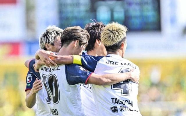 「その一連を間近で見た私は感動して涙目」J2千葉の選手の「サポーターと共同での即興ゴールパフォーマンス」が話題に！ ちばぎんカップで決めた圧巻ループ直後に披露