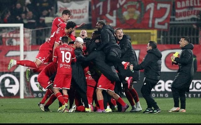 ヨビッチ退場のミラン、一時2点差追いつくも最終盤の2失点に沈み10戦ぶり黒星【セリエA】