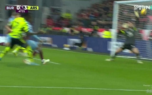 「ほんまえぐいな」「最強じゃね」新時代のエースがゴール量産でファン騒然 GKも反応が遅れる超高速弾丸シュート炸裂に「もう誰も止めれんよ」