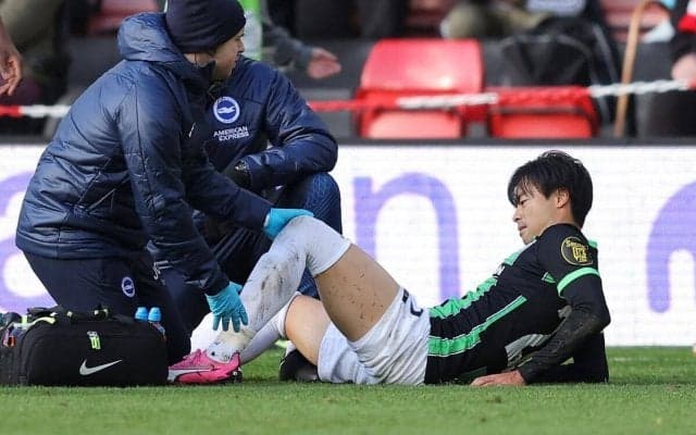 「ここ数年で最悪のタックル」三笘薫への悪質ファウルに批判殺到！三笘のキャリアが終わっていた可能性も？「ミトマが足を抜いていなければ…」