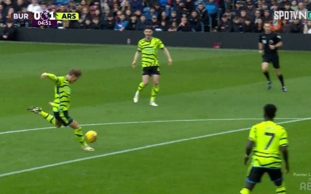 優雅過ぎて笑える！“貴公子”が放った変態ミドルにスタジアム騒然　完璧過ぎるトラップからの無回転シュートに「神」「やっぱバケモン」