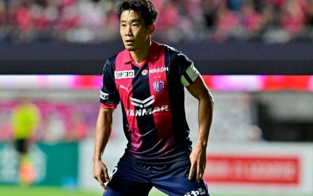 「2人ともすごい筋肉」香川真司が“兄貴”と慕う小栗旬との鍛え抜かれた上腕二頭筋“対決ショット”が話題！「筋肉やばすぎ」「最強コンビを拝めて幸せ」との声