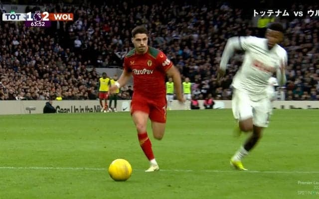 「レベチだわ」爆発的ドリブル→スーパーアシストに驚愕！ビッグクラブのファンから「絶対に欲しい」「獲得すべき」の大合唱！大人気の逸材ウイングの移籍金は？