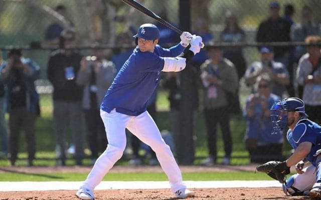大谷翔平の「痛そうな声が」　順調調整中に苦悶…“場内ヒヤリ”の一幕に心配殺到
