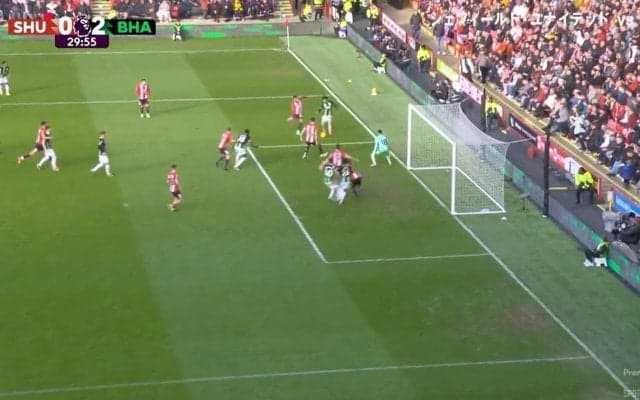 「気持ちいい」三笘薫、圧巻ドリブル炸裂で敵地サポーターからブーイング！DF2人を手玉に取る見事なステップワークと股抜きグラウンダークロスでチャンス創出「明らかに脅威」