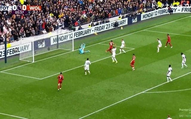 「なんじゃそりゃ！」「それ外すの辛い」韓国代表FWの“宇宙開発シュート”に辛辣な声…超決定機での仰天ミスに解説者は「あんたに強く打たなくても」