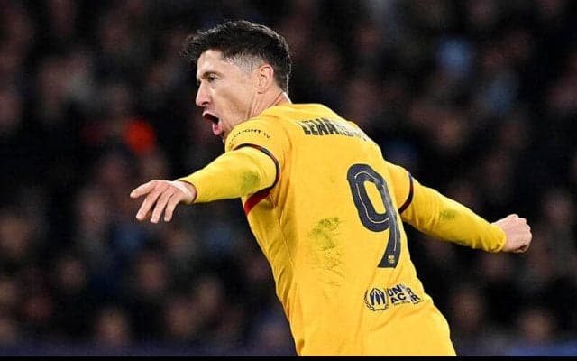 両主砲がゴール、ナポリとバルセロナは譲らずドロー決着【CL】