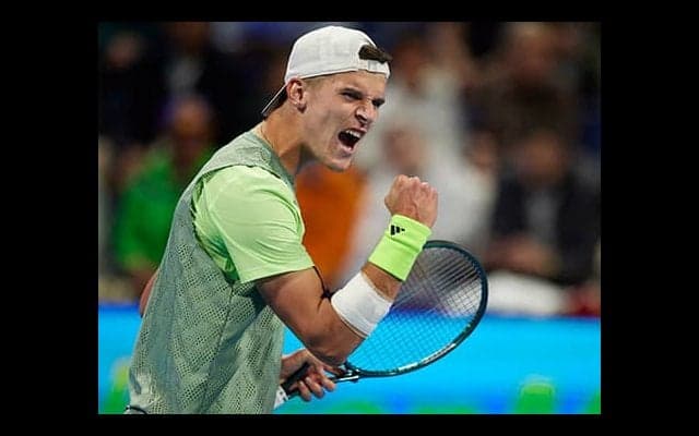  年齢差2倍 マレーとの死闘制し8強 