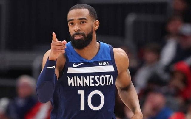 ウェスト首位のウルブズがベテラン司令塔マイク・コンリーとの延長契約に合意