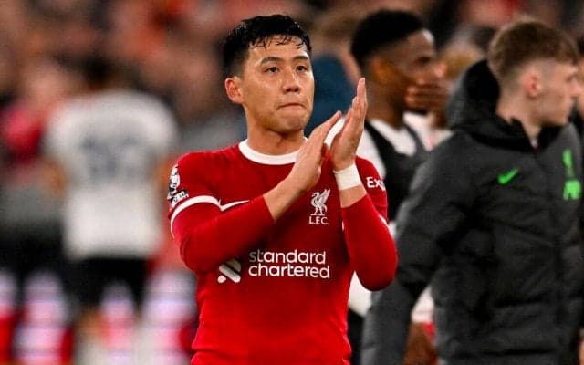 最終盤の頭脳プレーにクロップ監督もご満悦！攻守に躍動の遠藤航が高評価 「躍進に大きな影響」「観衆に愛された」