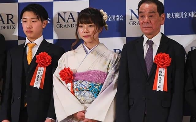 23年103勝の今井千尋騎手が鮮やかな着物姿で喜び これからも「全頭全力を尽す」