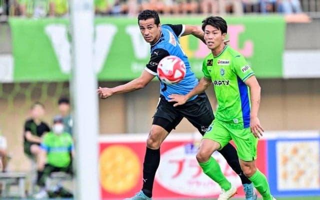 「凄いキレイになってる！」J1湘南の本拠スタジアムが開幕・川崎戦を前に「座席のパワーアップ姿＆新設備」公開！「見違える鮮やかさ、素晴らしい！」「快適そう」の声