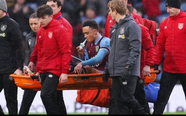 残留争いバーンリー、アーセナル戦で担架退場のラムジーが今季終了に