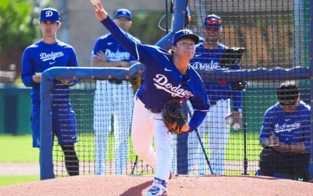 山本由伸がライブBPで6奪三振の圧巻投球！開幕カードでの先発を明言したロバーツ監督もご満悦