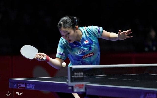 張本美和が大逆転で決勝進出へ先陣切る　ベンチの伊藤美誠が“助言”、早田ひな、平野美宇へつなぐ【世界卓球】
