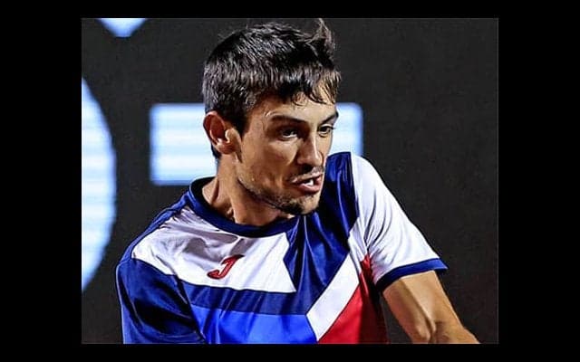  17歳の躍進止める、予選勝者が4強へ 